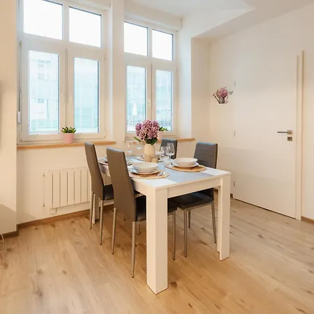 Grosslingova Old Town Retreat * براتسيلافا